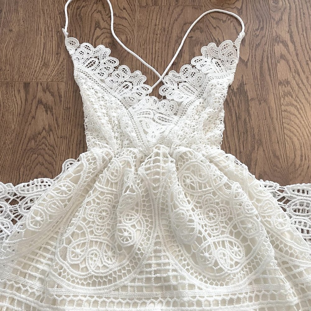 White lace dress